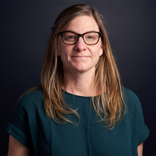 Portrait of Robyn Ferret